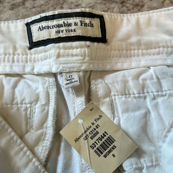 Abercrombie and Fitch new white Bermuda 0 - Picture 4 of 8